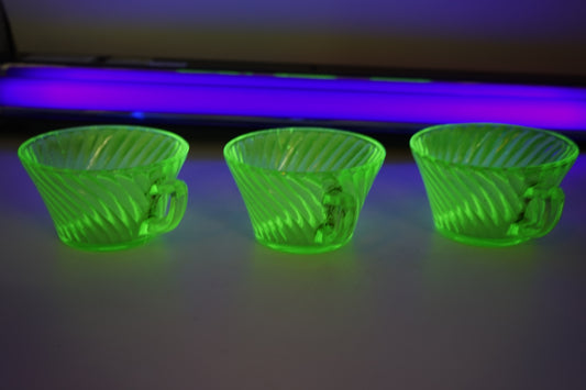 Antique Set of 3 Swirl Tea Cups made of Uranium/Vaseline Glass